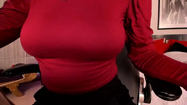 Moony 14 online show from October 18, 2025, 1:35 pm