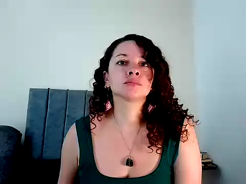 Snapshot of ArtesanaMK chatting on October 19, 2025, 5:26 pm ArtesanaMK online show from October 19, 2025, 5:26 pm