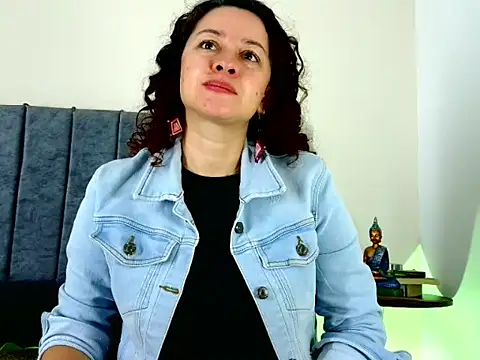 Snapshot of ArtesanaMK chatting on October 10, 2025, 5:25 pm ArtesanaMK online show from October 10, 2025, 5:25 pm