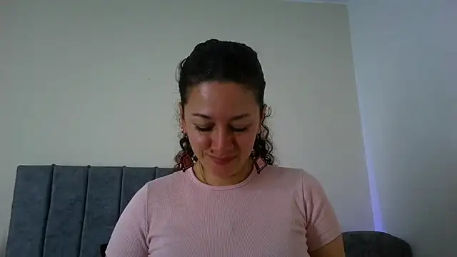 Snapshot of ArtesanaMK chatting on October 30, 2025, 6:16 pm ArtesanaMK online show from October 30, 2025, 6:16 pm