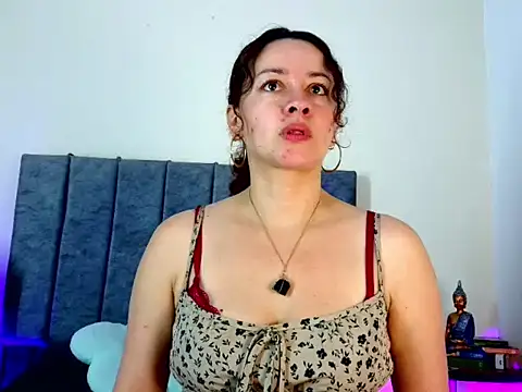 Snapshot of ArtesanaMK chatting on September 21, 2025, 5:18 pm ArtesanaMK online show from September 21, 2025, 5:18 pm