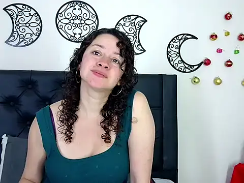 Snapshot of ArtesanaMK chatting on November 30, 2025, 5:14 pm ArtesanaMK online show from November 30, 2025, 5:14 pm