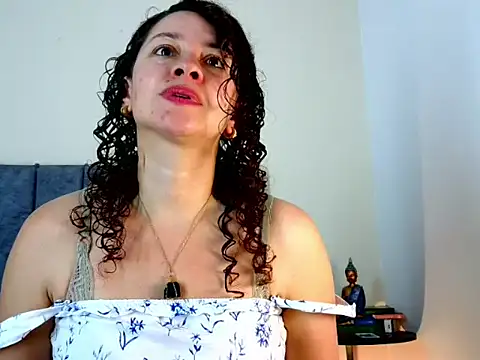 Snapshot of ArtesanaMK chatting on September 13, 2025, 5:24 pm ArtesanaMK online show from September 13, 2025, 5:24 pm