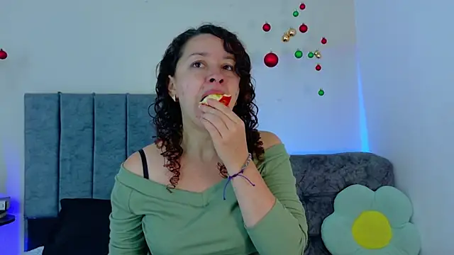 Snapshot of ArtesanaMK chatting on November 25, 2025, 11:32 am ArtesanaMK online show from November 25, 2025, 11:32 am