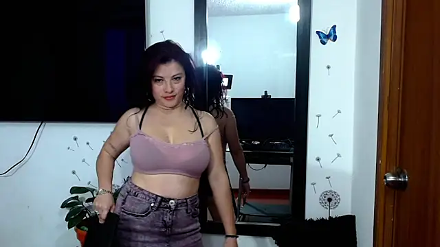 Aliiz 01 online show from October 11, 2025, 3:46 pm