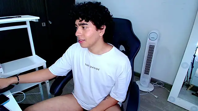  nickconnor01 online show from January 29, 2025, 8:56 pm