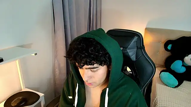  nickconnor01 online show from December 8, 2024, 11:08 pm