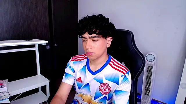  nickconnor01 online show from January 31, 2025, 6:03 pm