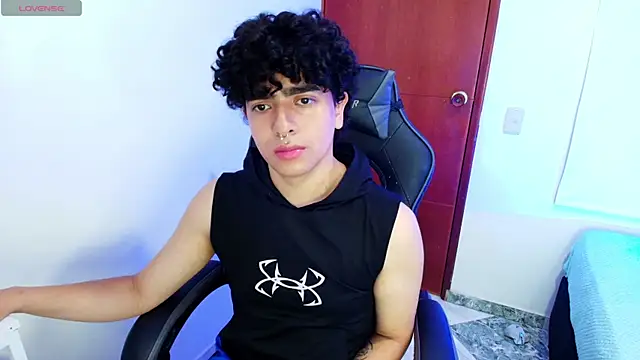  nickconnor01 online show from March 14, 2025, 12:32 am