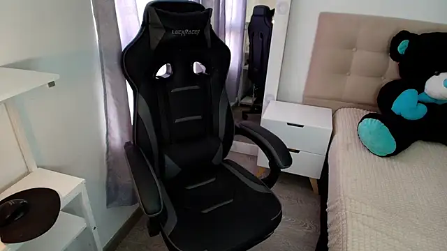  nickconnor01 online show from December 11, 2024, 7:14 pm