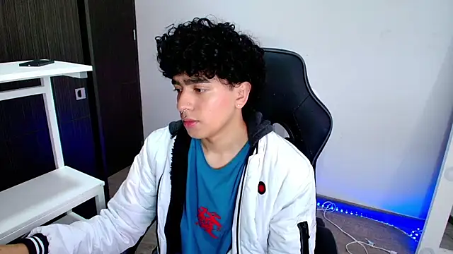  nickconnor01 online show from February 4, 2025, 7:55 pm