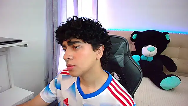  nickconnor01 online show from January 4, 2025, 8:16 pm