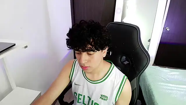  nickconnor01 online show from February 21, 2025, 7:32 pm