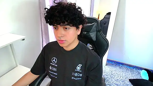  nickconnor01 online show from January 7, 2025, 8:21 pm