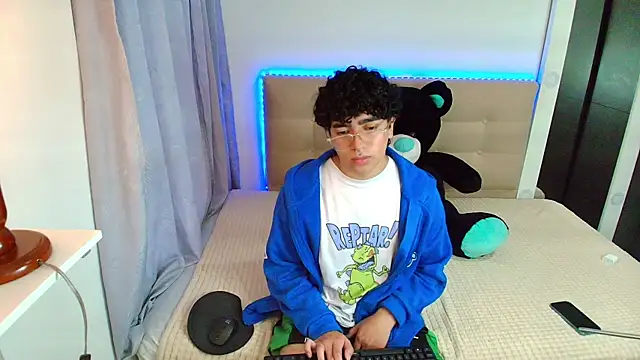  nickconnor01 online show from January 2, 2025, 10:55 pm