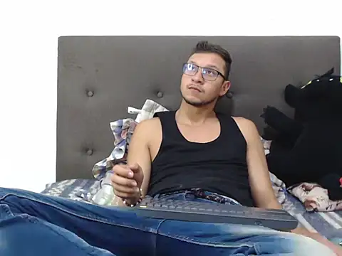 andy loverxx online show from February 25, 2026, 12:00 am