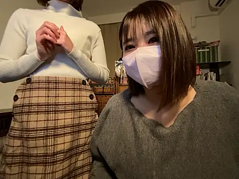 Megu Melon online show from March 12, 2026, 1:37 pm