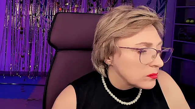 Snapshot of sugar_vivien chatting on February 22, 2025, 6:30 pm sugar vivien online show from February 22, 2025, 6:30 pm