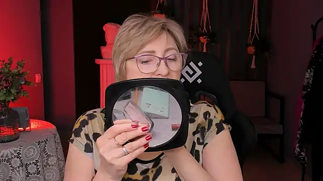 Snapshot of sugar_vivien chatting on March 12, 2025, 9:02 am sugar vivien online show from March 12, 2025, 9:02 am