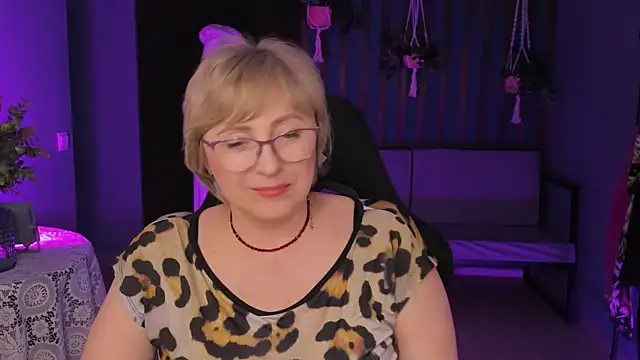 Snapshot of sugar_vivien chatting on March 12, 2025, 6:11 pm sugar vivien online show from March 12, 2025, 6:11 pm