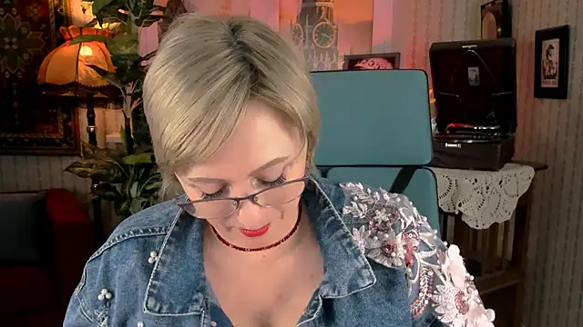 Snapshot of sugar_vivien chatting on March 20, 2025, 9:26 am sugar vivien online show from March 20, 2025, 9:26 am