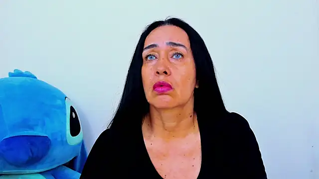 HorniestMilf online show from April 17, 2026, 9:28 pm