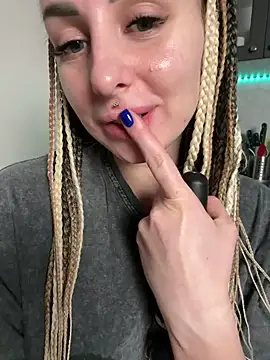 Snapshot of TwixCouple chatting on March 10, 2025, 9:07 pm TwixCouple online show from March 10, 2025, 9:07 pm