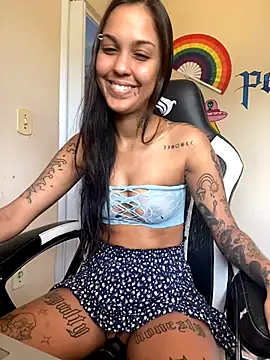 Snapshot of poliannaxx chatting on September 19, 2025, 4:00 pm poliannaxx online show from September 19, 2025, 4:00 pm