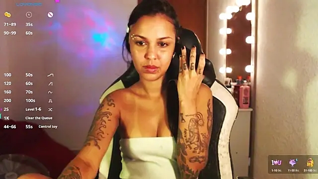 Snapshot of poliannaxx chatting on December 4, 2024, 12:02 am poliannaxx online show from December 4, 2024, 12:02 am