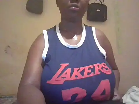 pritty-leila online show from September 19, 2025, 5:33 am