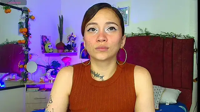 alisson zafiro  online show from April 15, 2026, 3:45 am