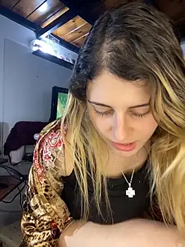 FlorBich online show from December 4, 2025, 11:48 pm