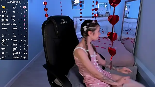 Lil Amelie online show from February 14, 2025, 2:23 pm