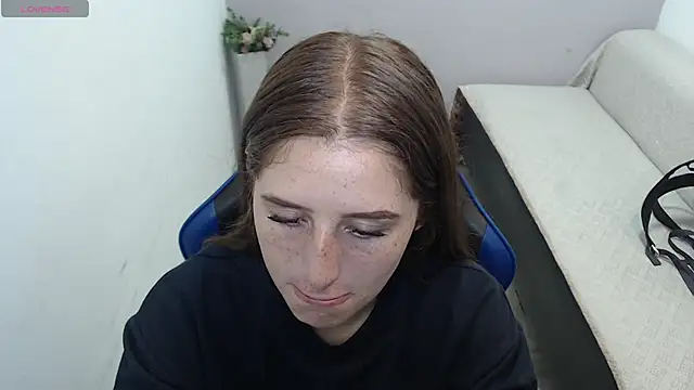 Snapshot of valerie_diaz1 chatting on November 8, 2025, 2:20 pm valerie diaz1 online show from November 8, 2025, 2:20 pm