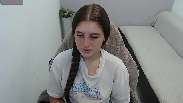 Snapshot of valerie_diaz1 chatting on November 5, 2025, 1:36 pm valerie diaz1 online show from November 5, 2025, 1:36 pm