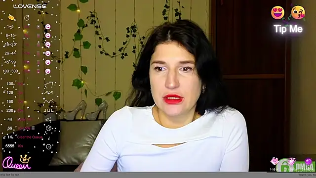 Snapshot of Alianna_Solo_Kisses chatting on February 10, 2026, 6:23 am Alianna Solo Kisses online show from February 10, 2026, 6:23 am