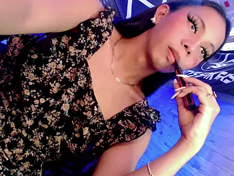 whiteladyboy online show from November 10, 2025, 2:55 pm