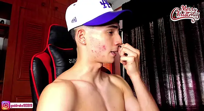 Snapshot of god_drake chatting on December 24, 2024, 6:50 pm god drake online show from December 24, 2024, 6:50 pm