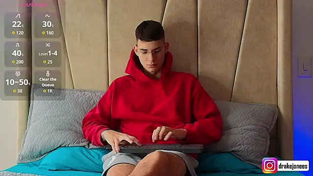 Snapshot of god_drake chatting on December 3, 2025, 3:00 pm god drake online show from December 3, 2025, 3:00 pm