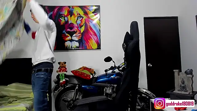 Snapshot of god_drake chatting on December 18, 2024, 11:13 am god drake online show from December 18, 2024, 11:13 am