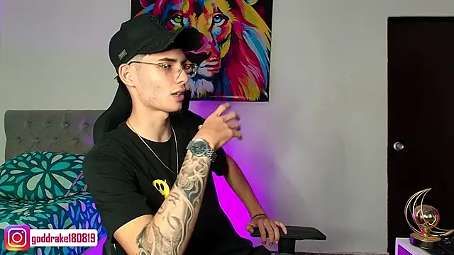 Snapshot of god_drake chatting on February 27, 2025, 8:02 am god drake online show from February 27, 2025, 8:02 am