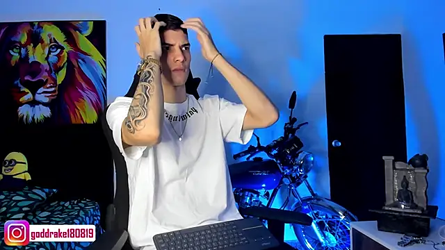 Snapshot of god_drake chatting on January 3, 2025, 1:02 pm god drake online show from January 3, 2025, 1:02 pm