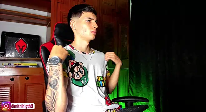 Snapshot of god_drake chatting on December 16, 2024, 1:00 pm god drake online show from December 16, 2024, 1:00 pm