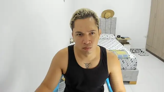 Snapshot of Valerioe chatting on June 14, 2026, 2:51 pm Valerioe online show from June 14, 2026, 2:51 pm