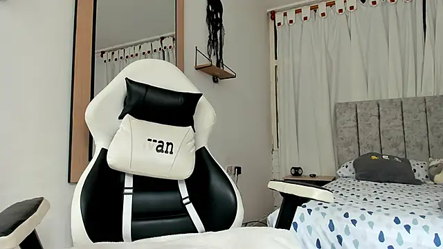 Valerioe online show from November 3, 2025, 2:09 pm