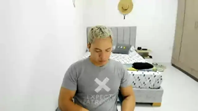Snapshot of Valerioe chatting on May 26, 2026, 8:34 am Valerioe online show from May 26, 2026, 8:34 am