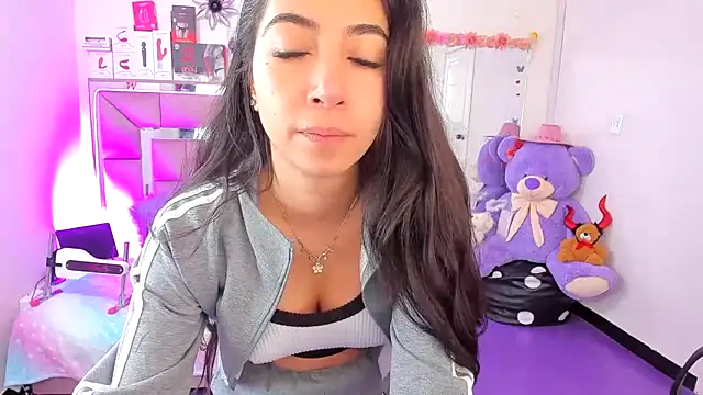 AriadnaCappelletty online show from May 26, 2026, 4:27 pm