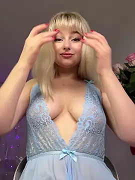 Snapshot of Blonde20 chatting on September 12, 2025, 3:23 pm Blonde20 online show from September 12, 2025, 3:23 pm