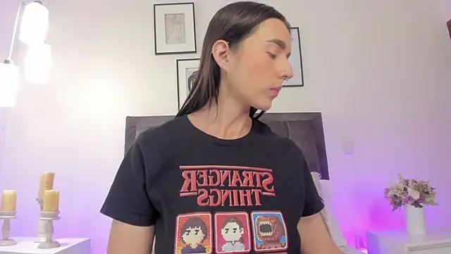 helen mooree online show from March 13, 2026, 12:54 pm