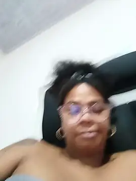 Melanie candy  online show from April 5, 2026, 2:40 am